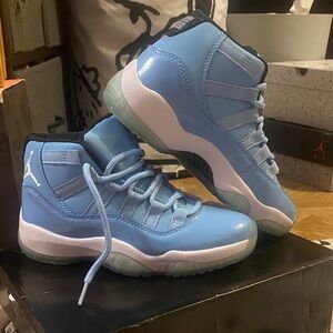 Jordan Light Blue Sneakers box is damaged